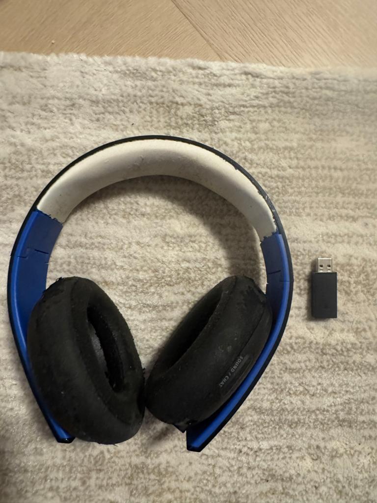 Sony PlayStation Gold Wireless Headset (Blauw), Gebruikt, Ophalen of Verzenden, Over oor (circumaural), Sony