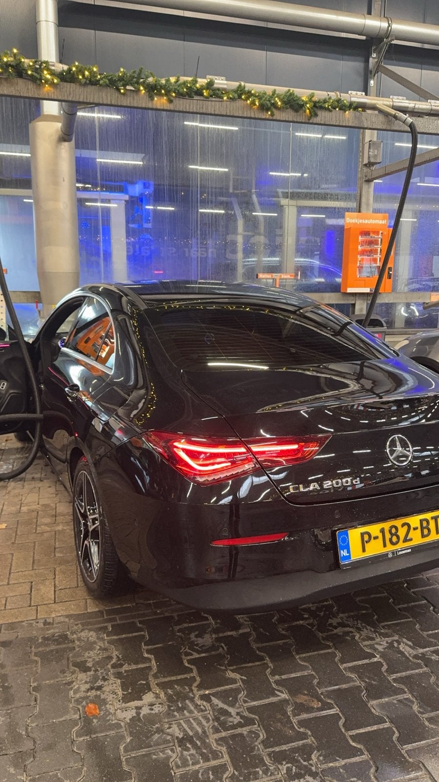 Mercedes-Benz CLA 200 d 150pk 8G-DCT 2021 Zwart, Auto's, Mercedes-Benz, CLA, Stof, Zwart, 4 cilinders