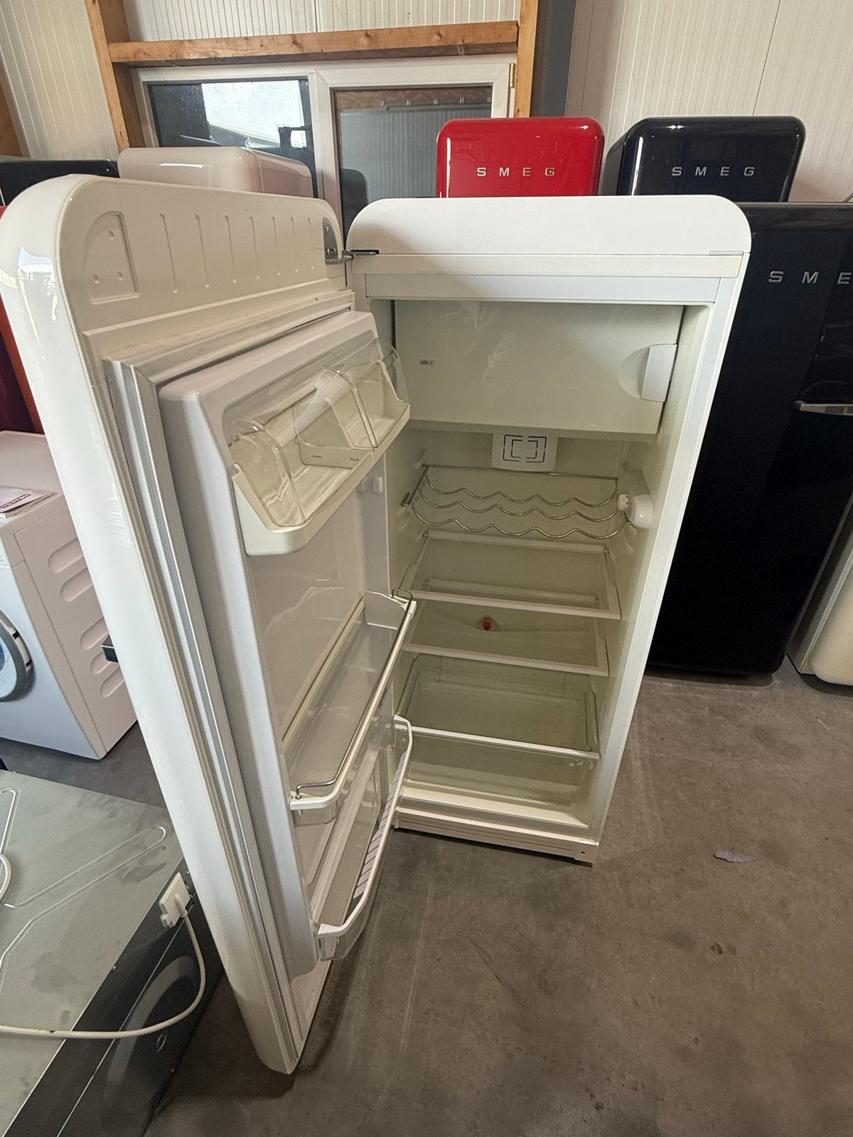Smeg Koelkast Wit - Stijlvol en Functioneel, 150 tot 200 liter, Bella, 60 cm of meer, Ophalen of Verzenden