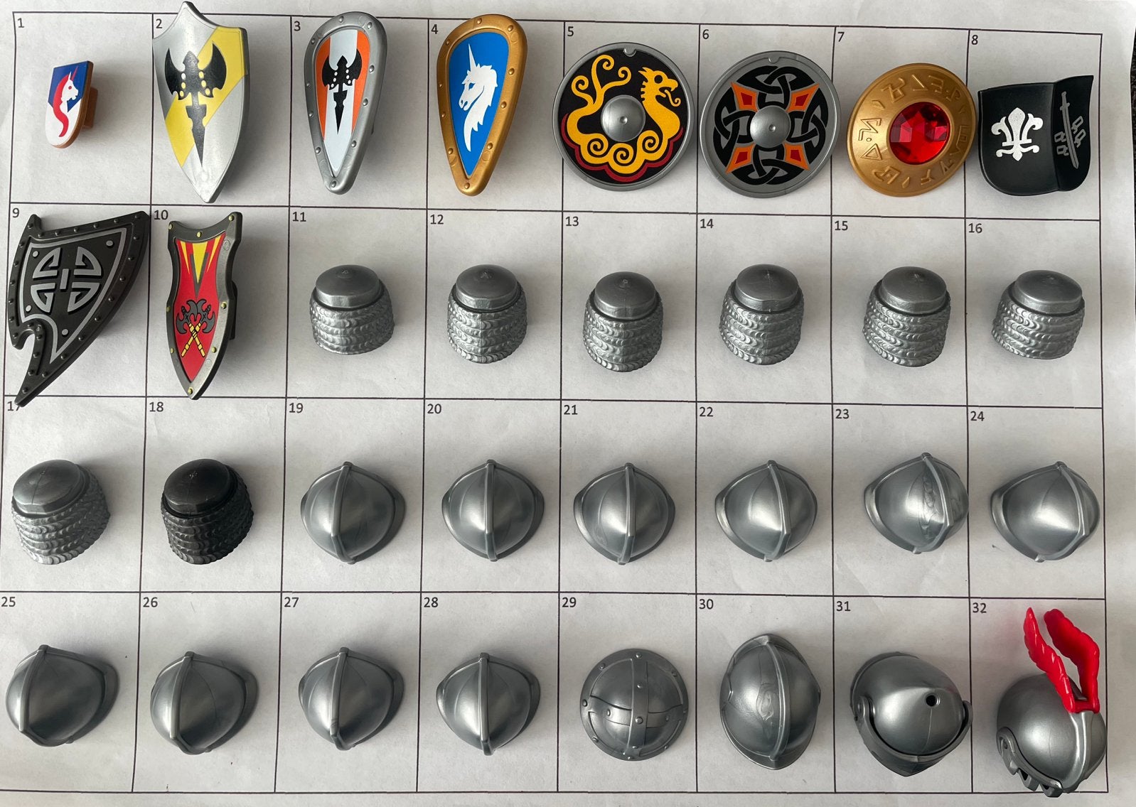 Playmobil onderdelen schild helm voor ridders, Ophalen of Verzenden, Gebruikt, Los playmobil