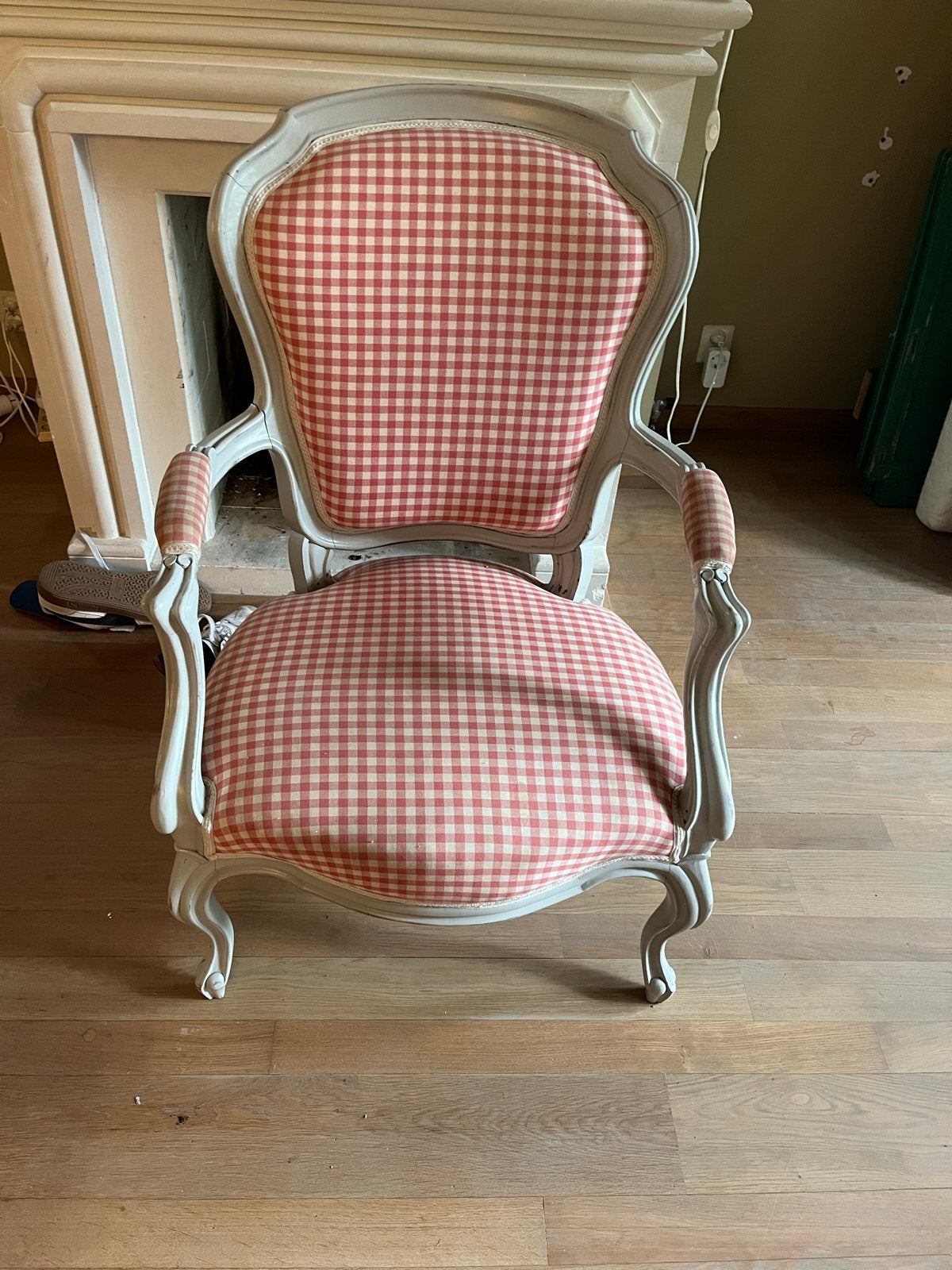 Antieke Franse fauteuil met ruitjespatroon zsm ophalen!, Antiek en Kunst, Antiek | Meubels | Stoelen en Banken, Ophalen