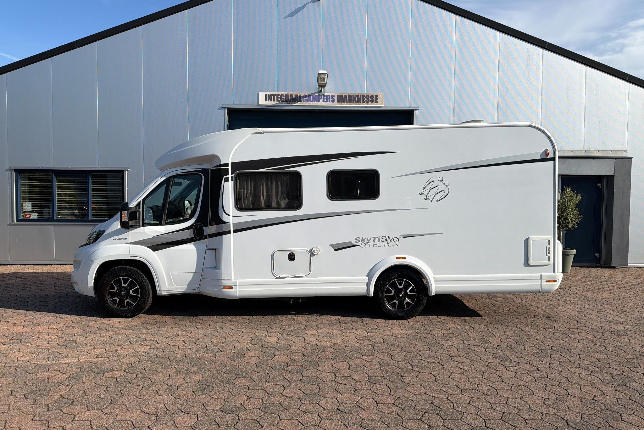 Knaus 650 MF sky Ti Silver selection, 6 tot 7 meter, Bedrijf, Tot en met 3, 6 tot 7 meter