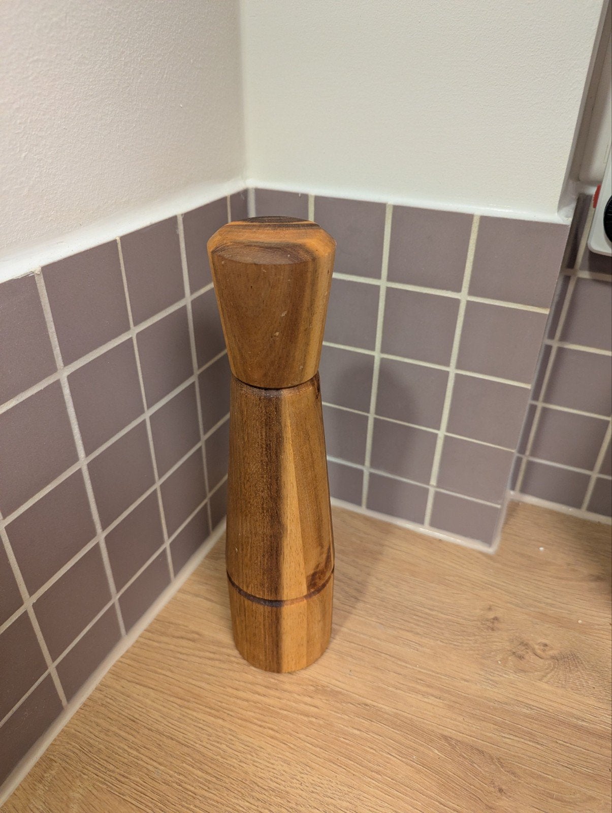Houten kruidenmolen, Ophalen of Verzenden, Zo goed als nieuw, Hout
