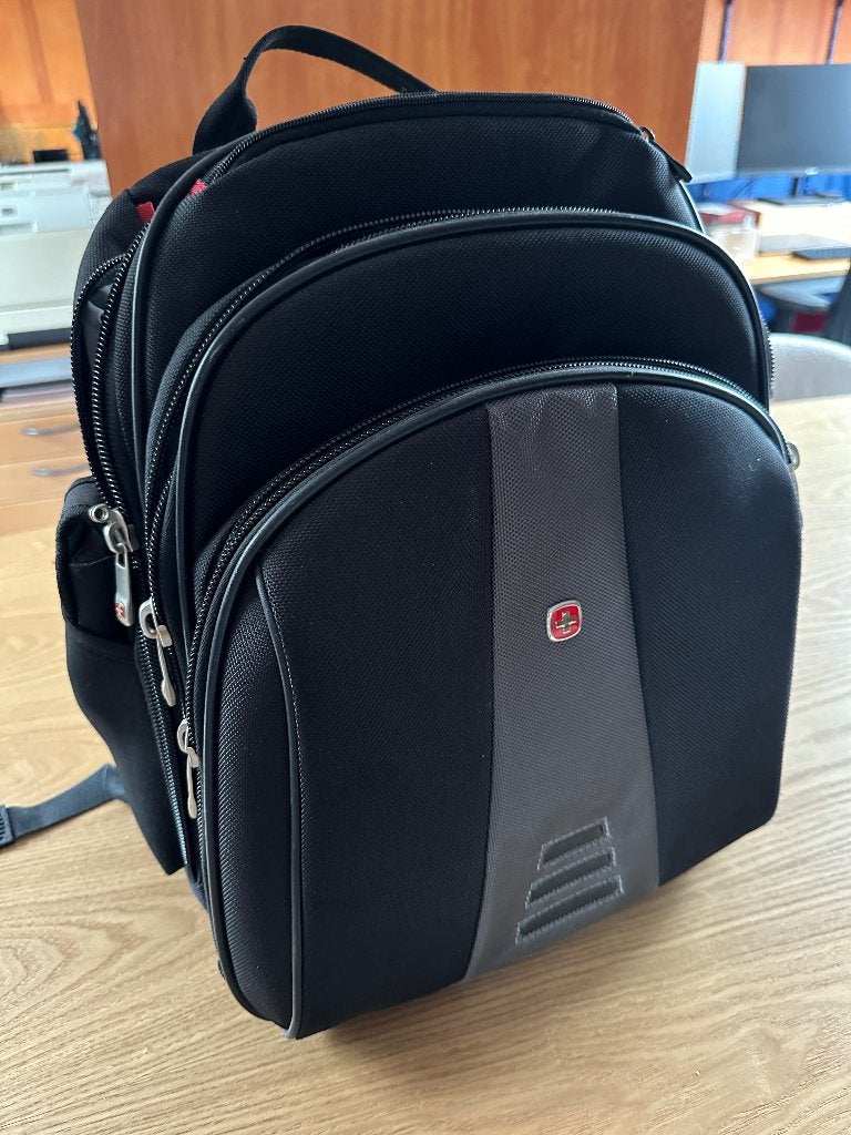 Wenger rugtas met laptopvak, 25 tot 40 cm, Ophalen of Verzenden, Zo goed als nieuw, Overige merken