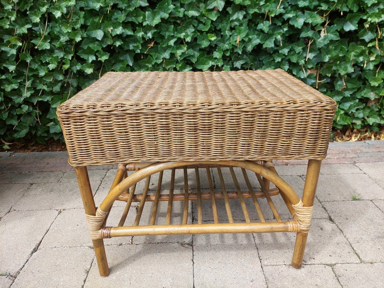 Vintage rotan tafel/bankje met bamboe onderstel, Gebruikt, Vintage, Bohemian, Rechthoekig, Overige materialen