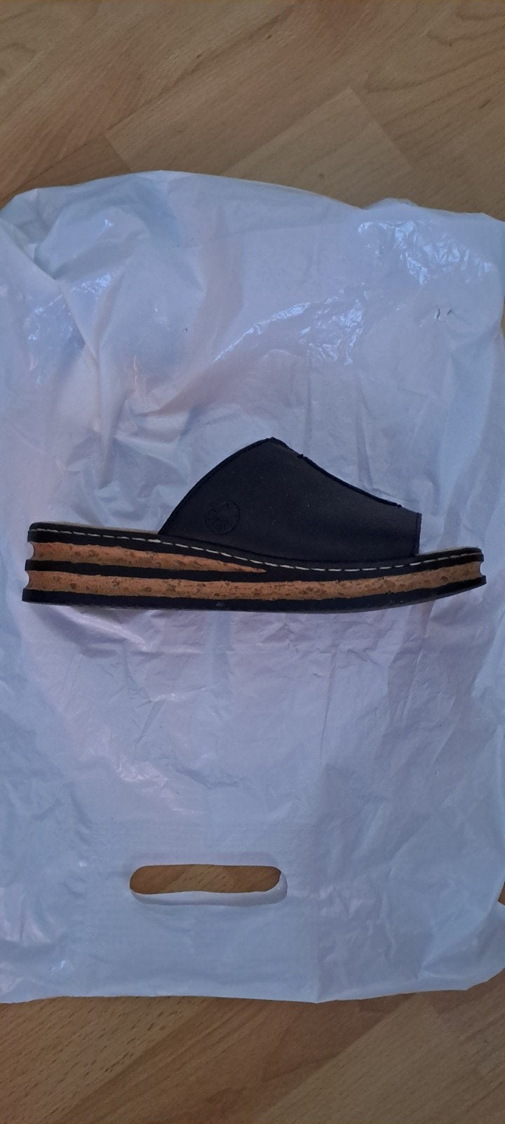 Zwarte Rieker slippers, maat 38, Slippers, Zwart, Ophalen of Verzenden, Zo goed als nieuw
