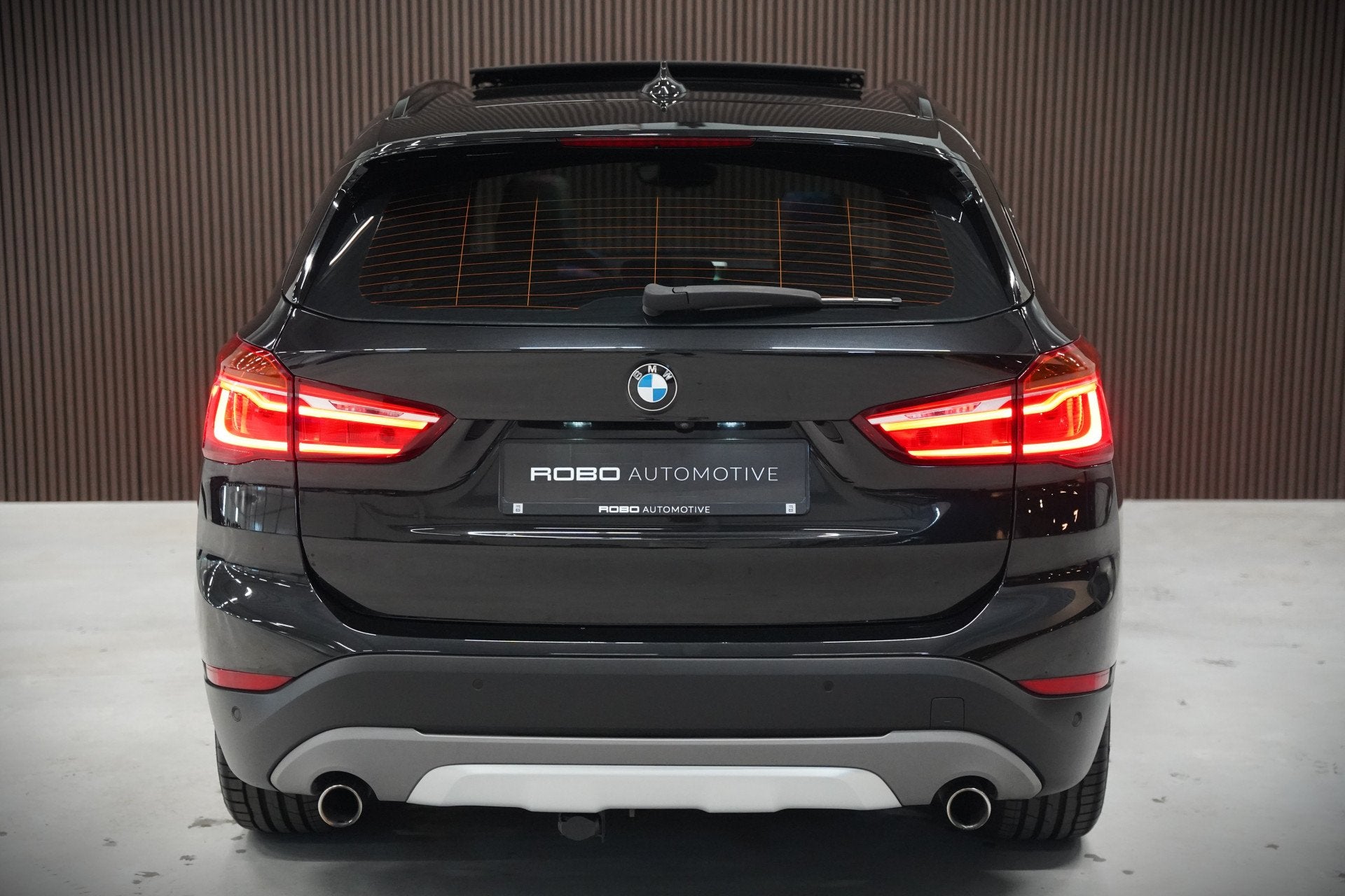 Foto 18 van BMW X1 xDrive20i High Executive | Panoramadak | Head-Up Disp