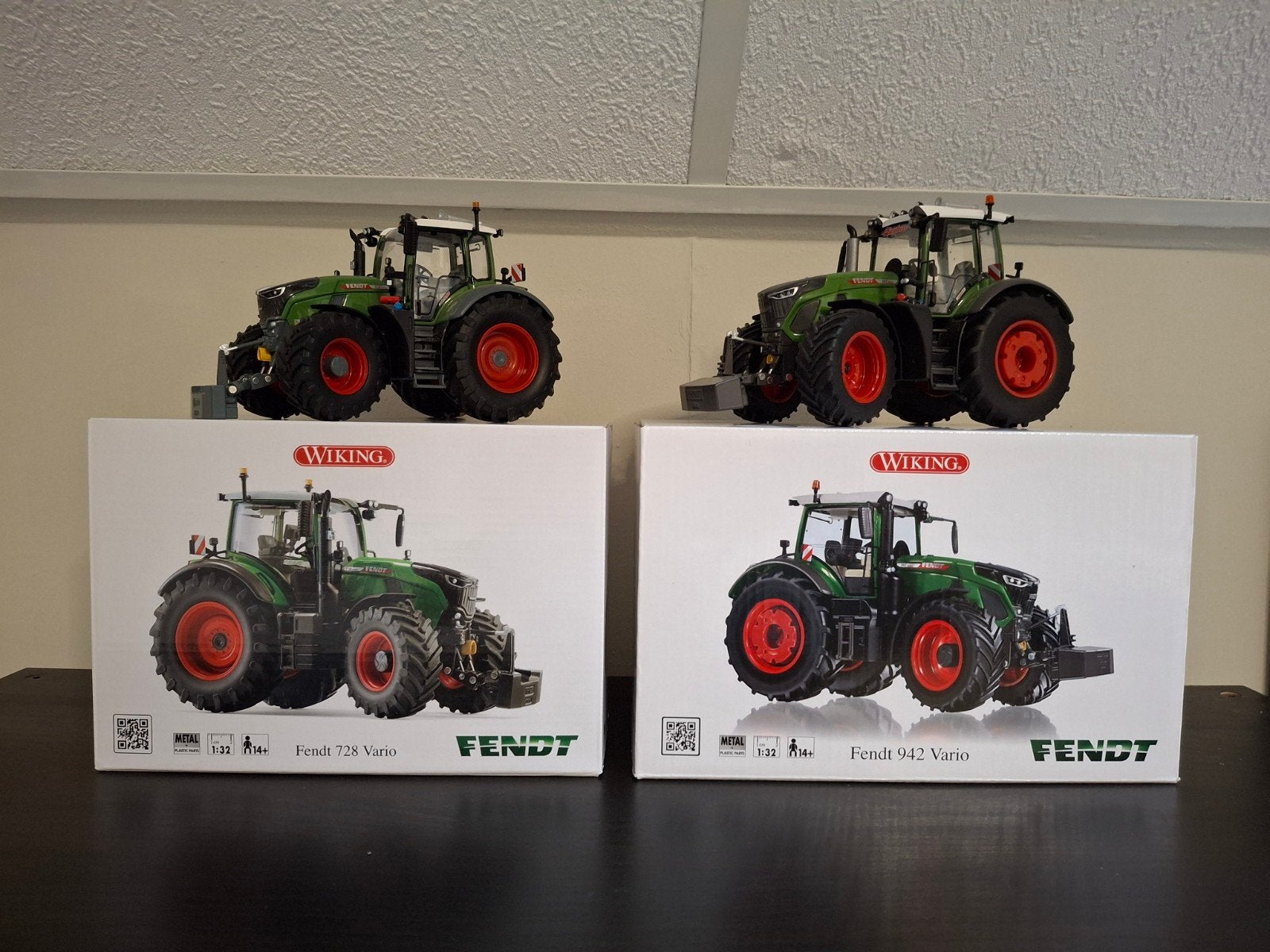 Fendt 1:32 728 & 942, Ophalen of Verzenden, Zo goed als nieuw, Tractor of Landbouw, Overige merken