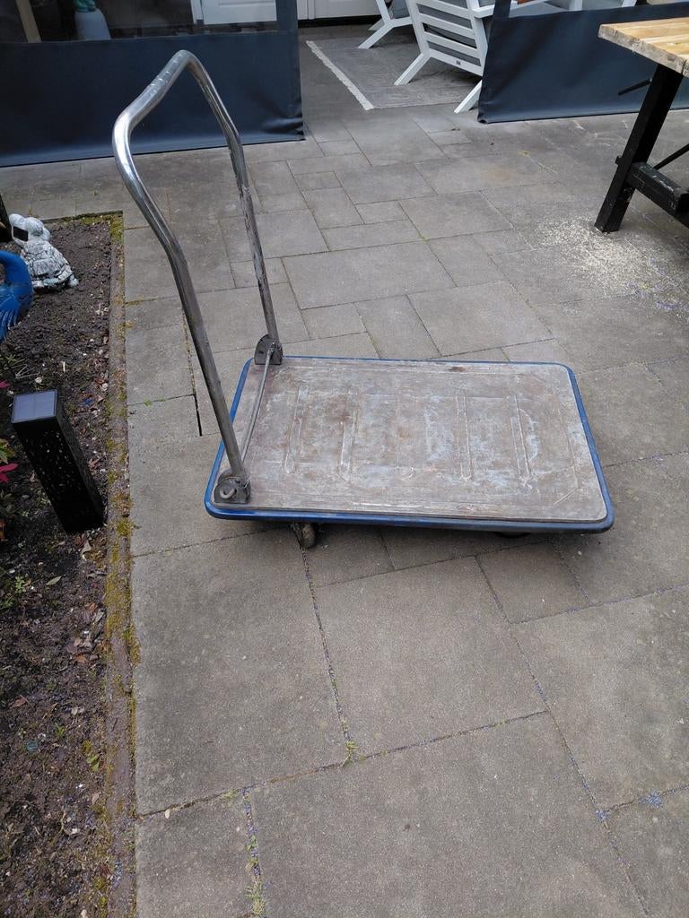 Stevige transportkar met wielen, Ophalen