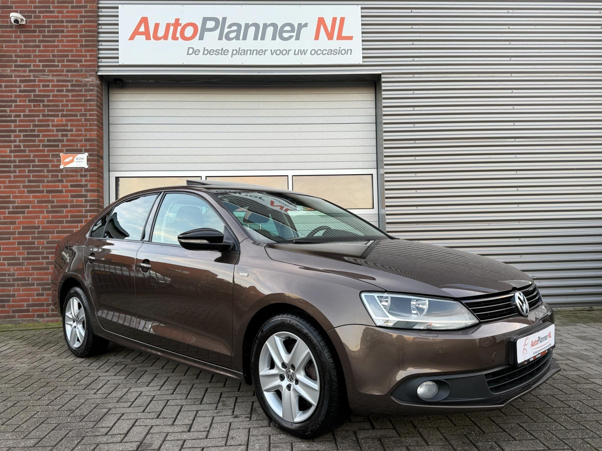 Volkswagen Jetta 1.4 TSI Highline! Clima! Cruise! Navi! PDC!, Gebruikt, Zwart, 4 cilinders, Bruin