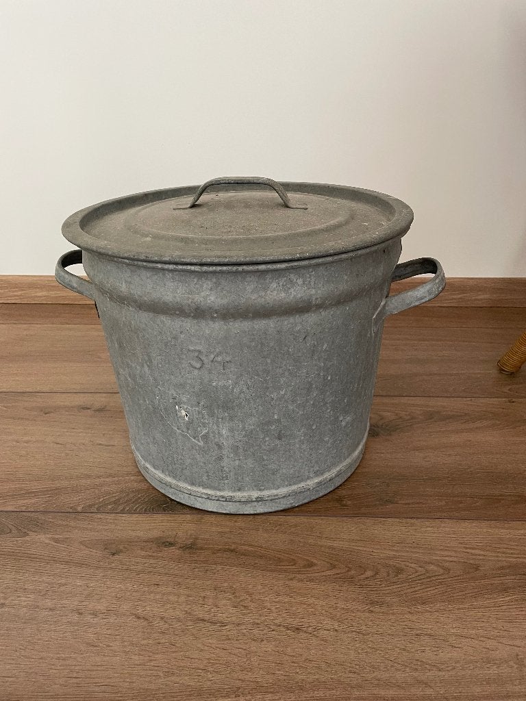 Zinken wasketel met deksel, Ophalen