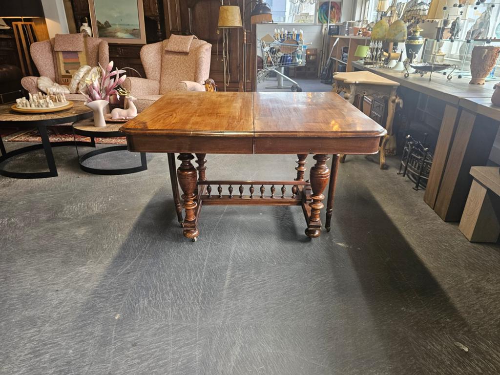 Antieke uitklapbare tafel met sierlijke poten, Antiek en Kunst, Ophalen of Verzenden