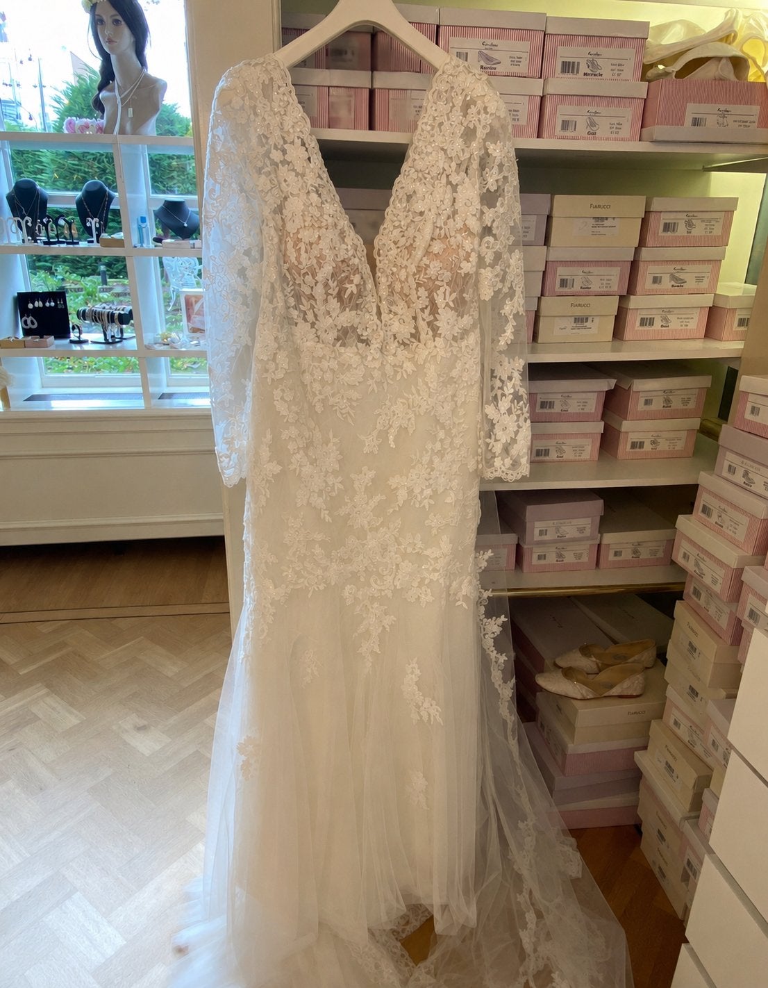 Trouwjurk helemaal nieuw nooit aangehad., Kleding | Dames, Trouwkleding en Trouwaccessoires, Ophalen, Nieuw, Wit, Trouwjurk