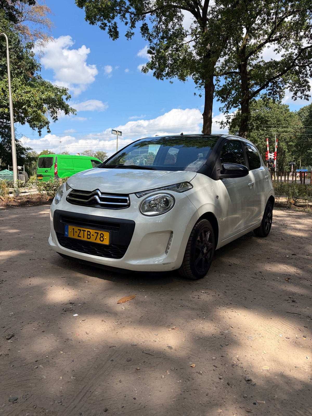 Citroën C1 1.0 E-vti 68 5-DRS 2015 NIEUW APK, Voorwielaandrijving, 4 stoelen, C1, Wit
