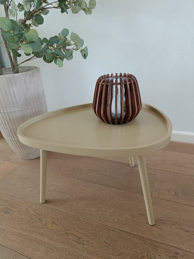 Nieuw en ongebruikte organische bijzet tafel olijf kleur, Ophalen, Nieuw, 55 tot 75 cm, Overige vormen
