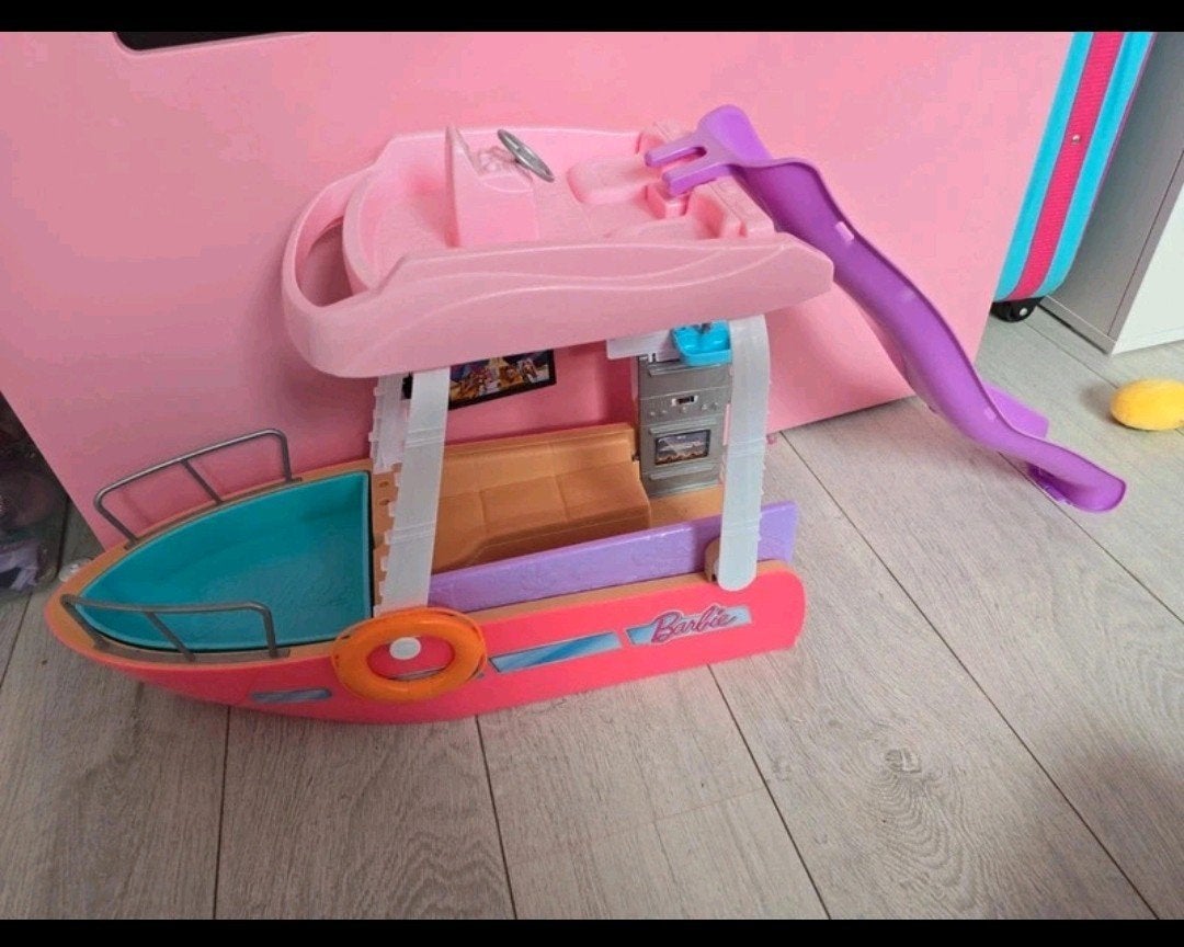 Barbie boot met glijbaan en zwembad, Ophalen of Verzenden, Zo goed als nieuw