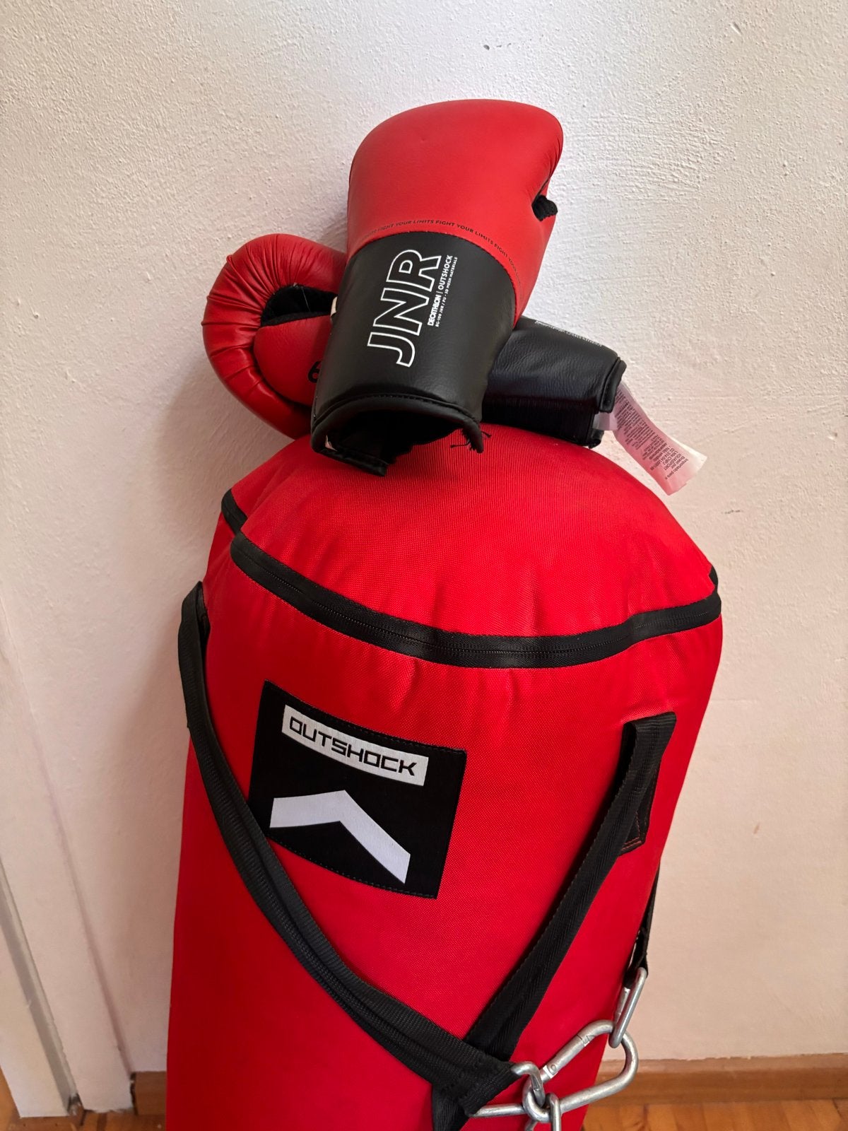 Bokszak Decathlon met bokshandschoenen en plafondhaak, Sport en Fitness, Ophalen, Zo goed als nieuw, Overige, Vechtsportmateriaal