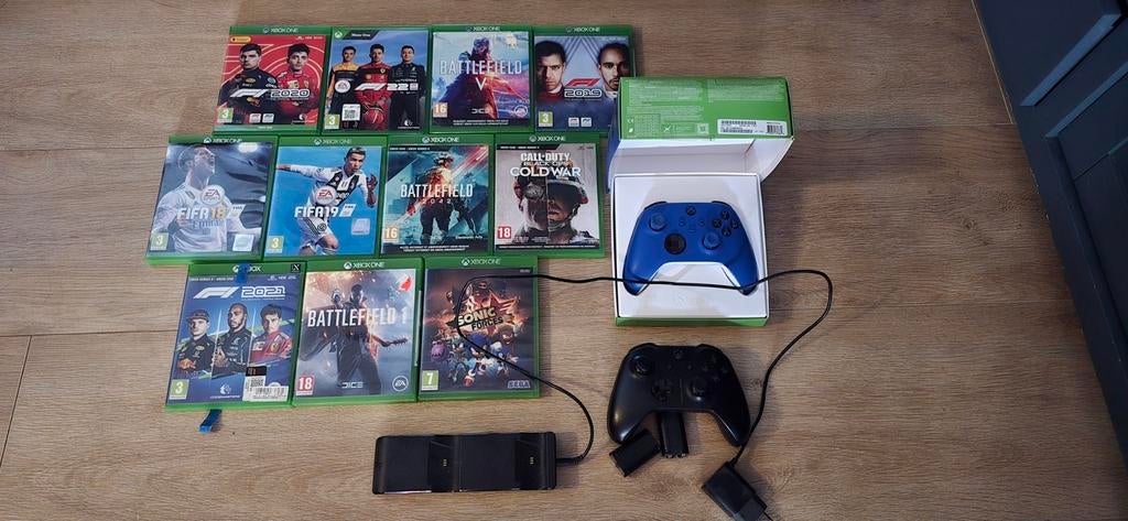 Xbox One X Scorpio Edition met spellen en 2 controllers, Gebruikt, One ×, 2 spelers, One x