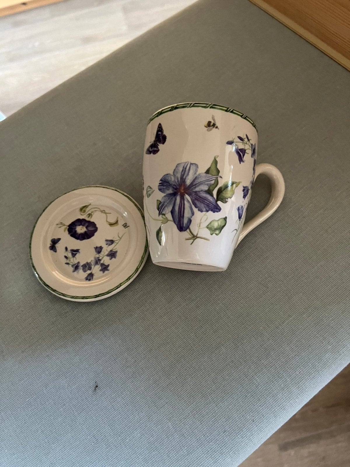Te koop 10 verschillende kopjes met onderzetters nieuw, Ophalen of Verzenden
