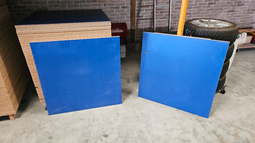 Spaanplaat 900x900x18 blauw aan beide zijden; ca. 117 stuks, Ophalen, Gebruikt, Minder dan 25 mm, Overige typen