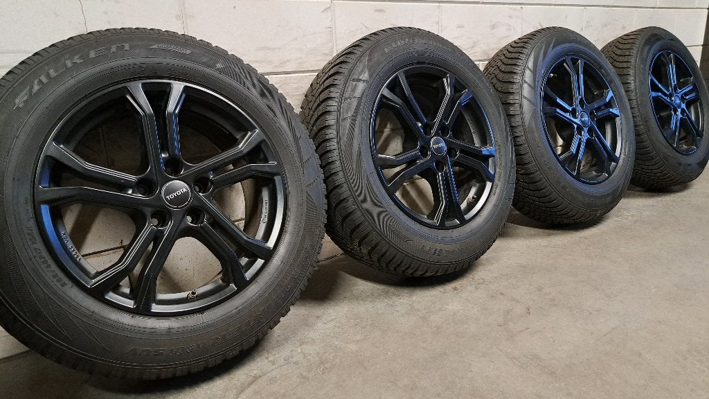 Zwarte velgen Toyota Rav4 225/65/17 goed profiel, Auto-onderdelen, Gebruikt, Banden en Velgen, 17 inch, Personenwagen