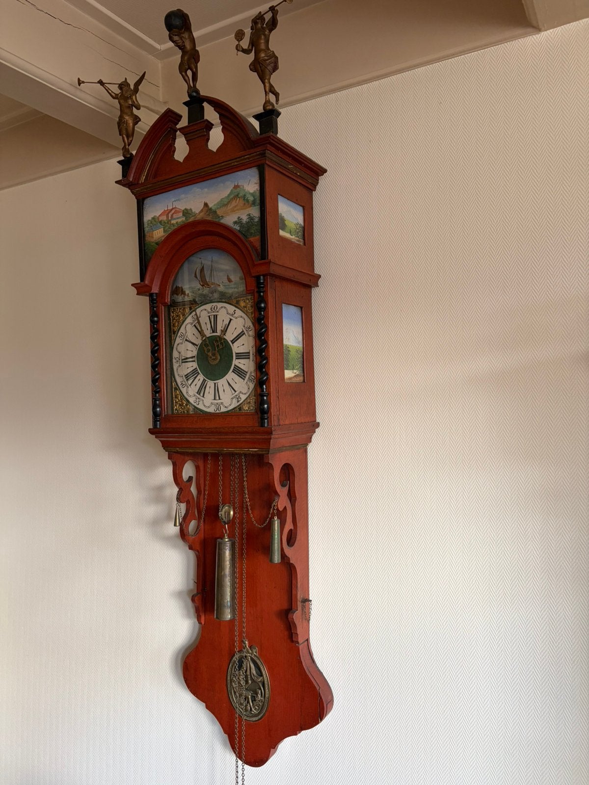 Originele Friese staartklok met houten poppen, Ophalen