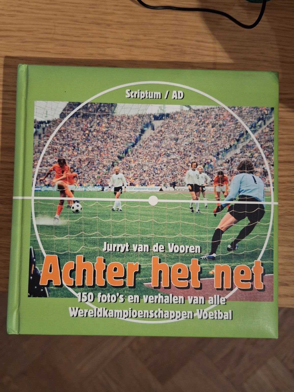 Achter het net: WK Voetbal geschiedenis, Ophalen of Verzenden, Zo goed als nieuw, Jurryt van de Vooren, Balsport