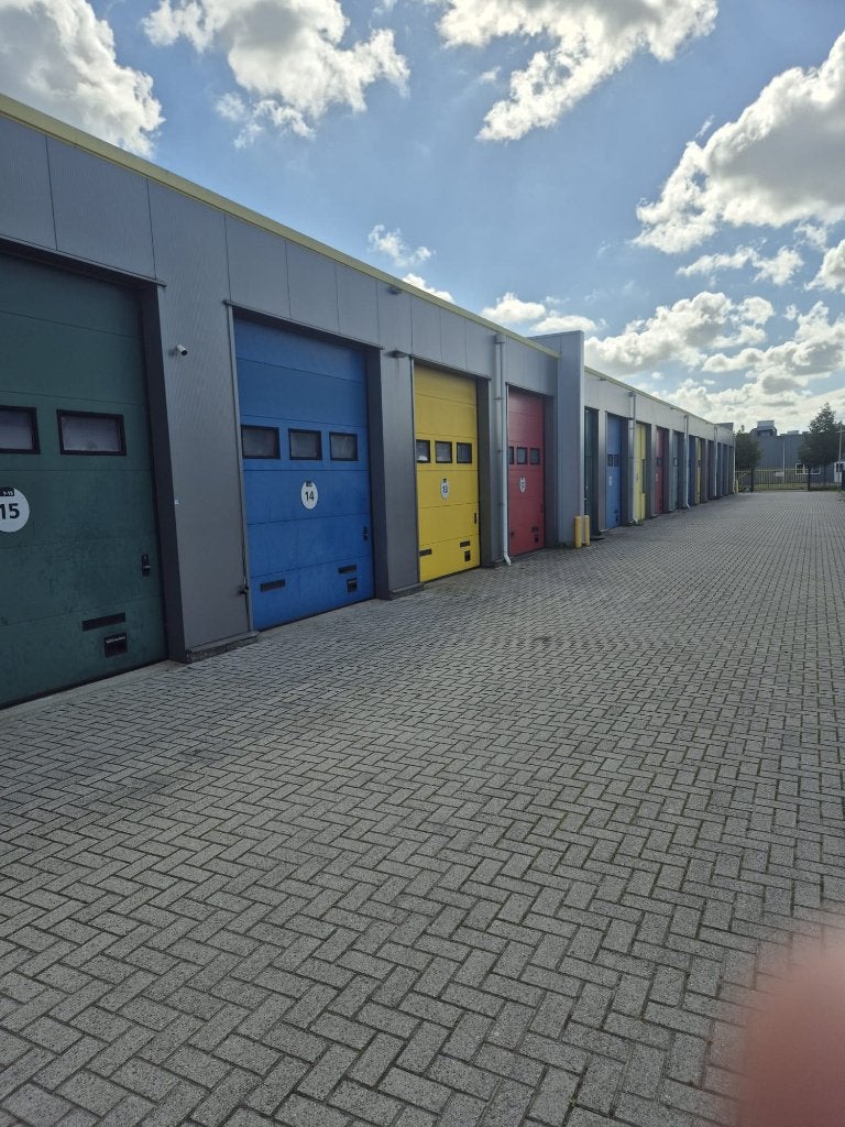 te huur flightbox in Hoogeveen, 28 m², Huur, Opslag of Loods