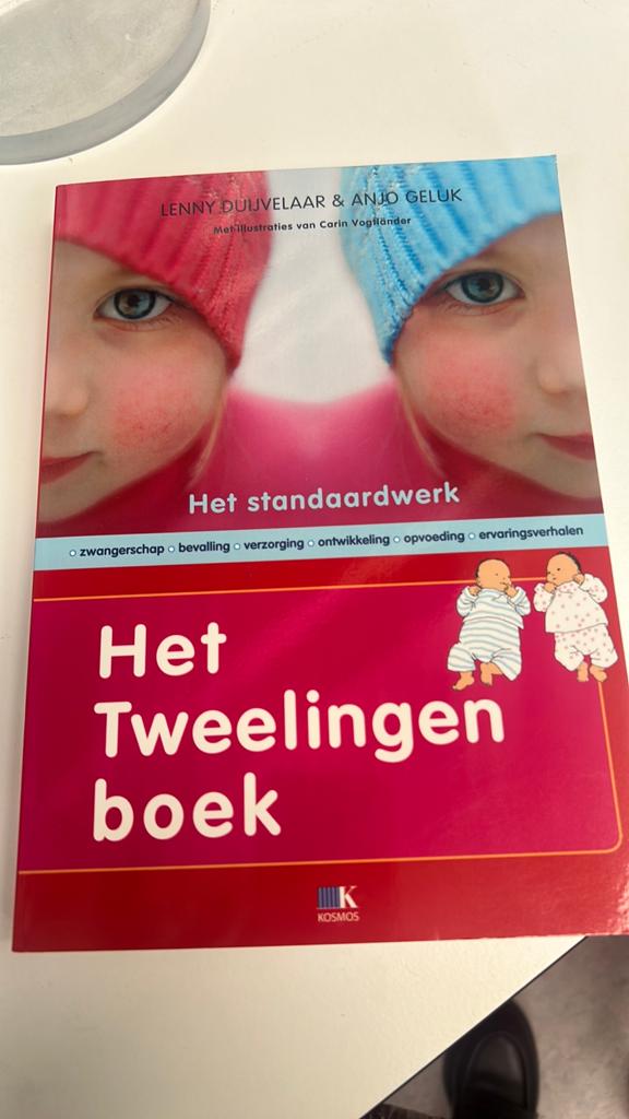 Lenny Duijvelaar - Het tweelingenboek, Boeken, Zwangerschap en Bevalling, Ophalen of Verzenden, Zo goed als nieuw, Lenny Duijvelaar; Anjo Geluk