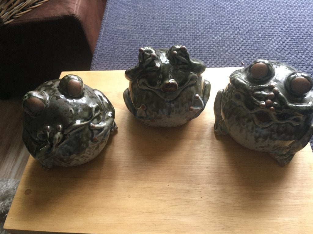 3 mooie dikke kikkers in de serie HOREN-ZIEN-ZWIJGEN, Ophalen of Verzenden, Zo goed als nieuw, Dier