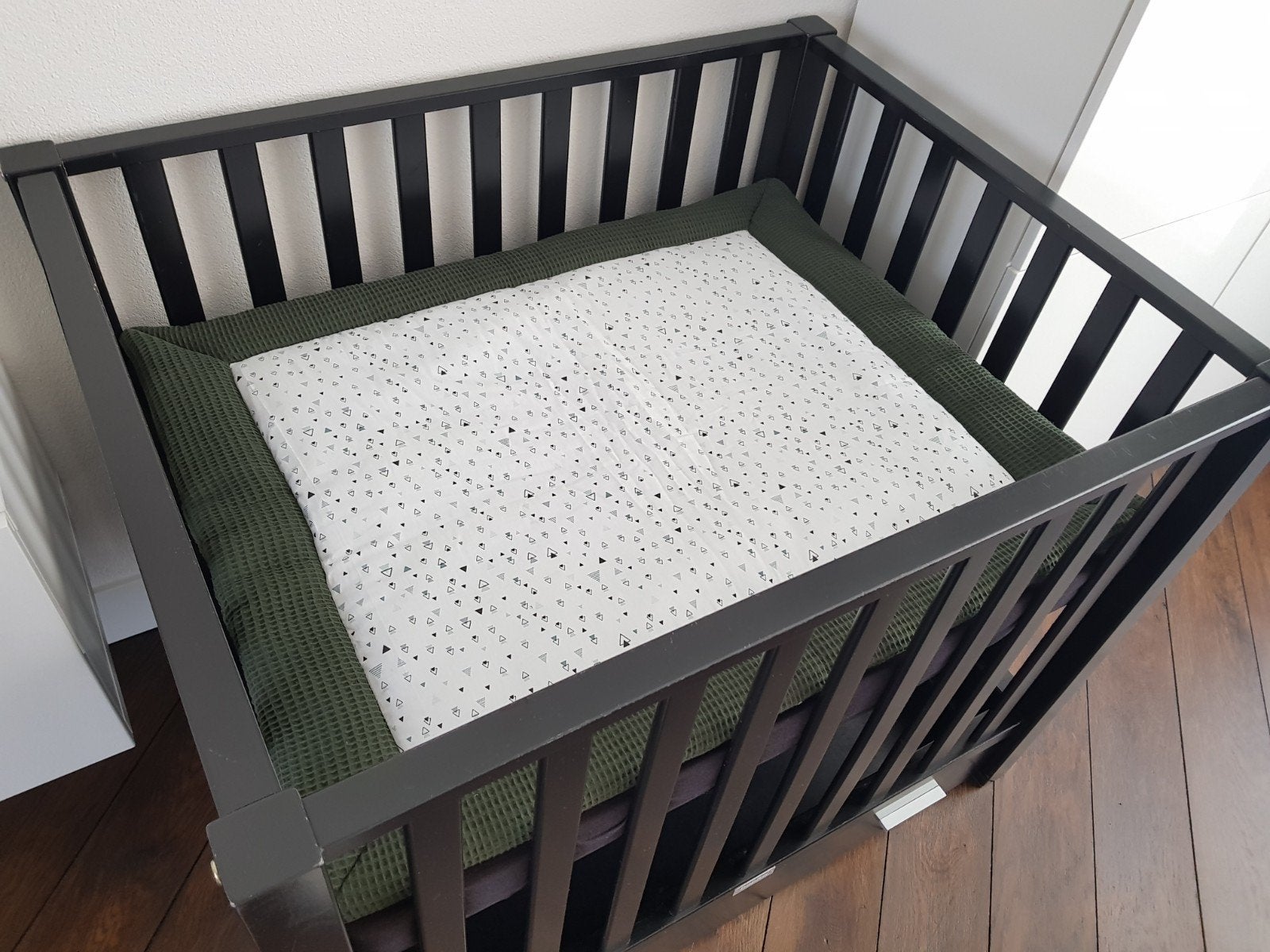 Zwarte box met lade, Kinderen en Baby's, Ophalen, Gebruikt, Vierkant, In hoogte verstelbaar
