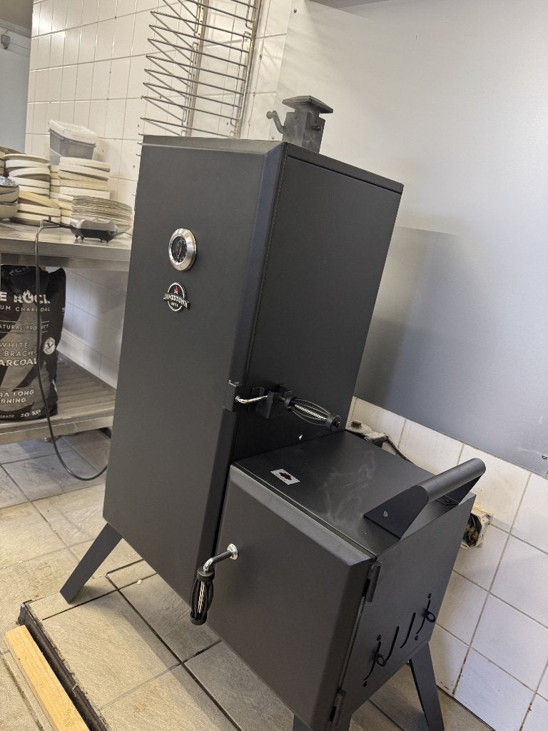 Jamestown Smoker BBQ Grill - Zo goed als nieuw, Tuin en Terras, Houtskoolbarbecues, Ophalen, Zo goed als nieuw, Jamestown