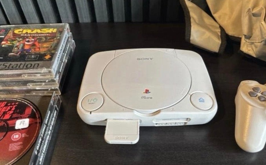 PlayStation 1, Spelcomputers en Games, Spelcomputers | Sony PlayStation 1, Ophalen of Verzenden, Gebruikt, Met 2 controllers, Met games