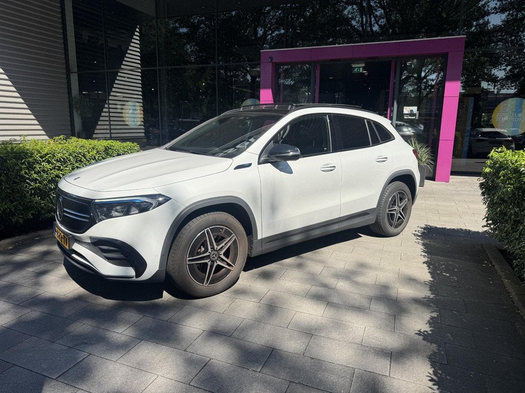 Mercedes-Benz EQA 250 Business Solution AMG 67 kWh | WORDT V, Auto's, Mercedes-Benz, Gebruikt, 190 pk, Leder en Stof, Wit