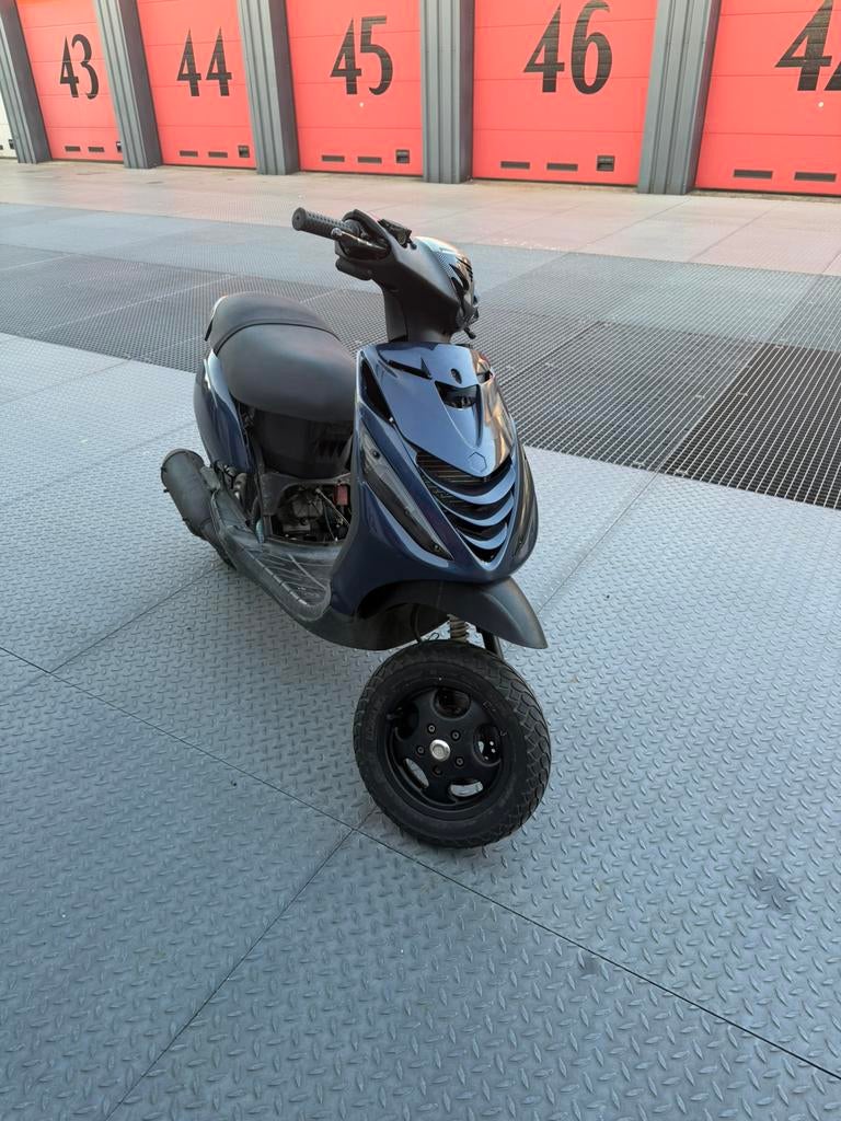 Piaggio zip 172lc brom 2011, Fietsen en Brommers, Scooters | Piaggio, Ophalen, Tweetakt, Gebruikt, Maximaal 45 km/u