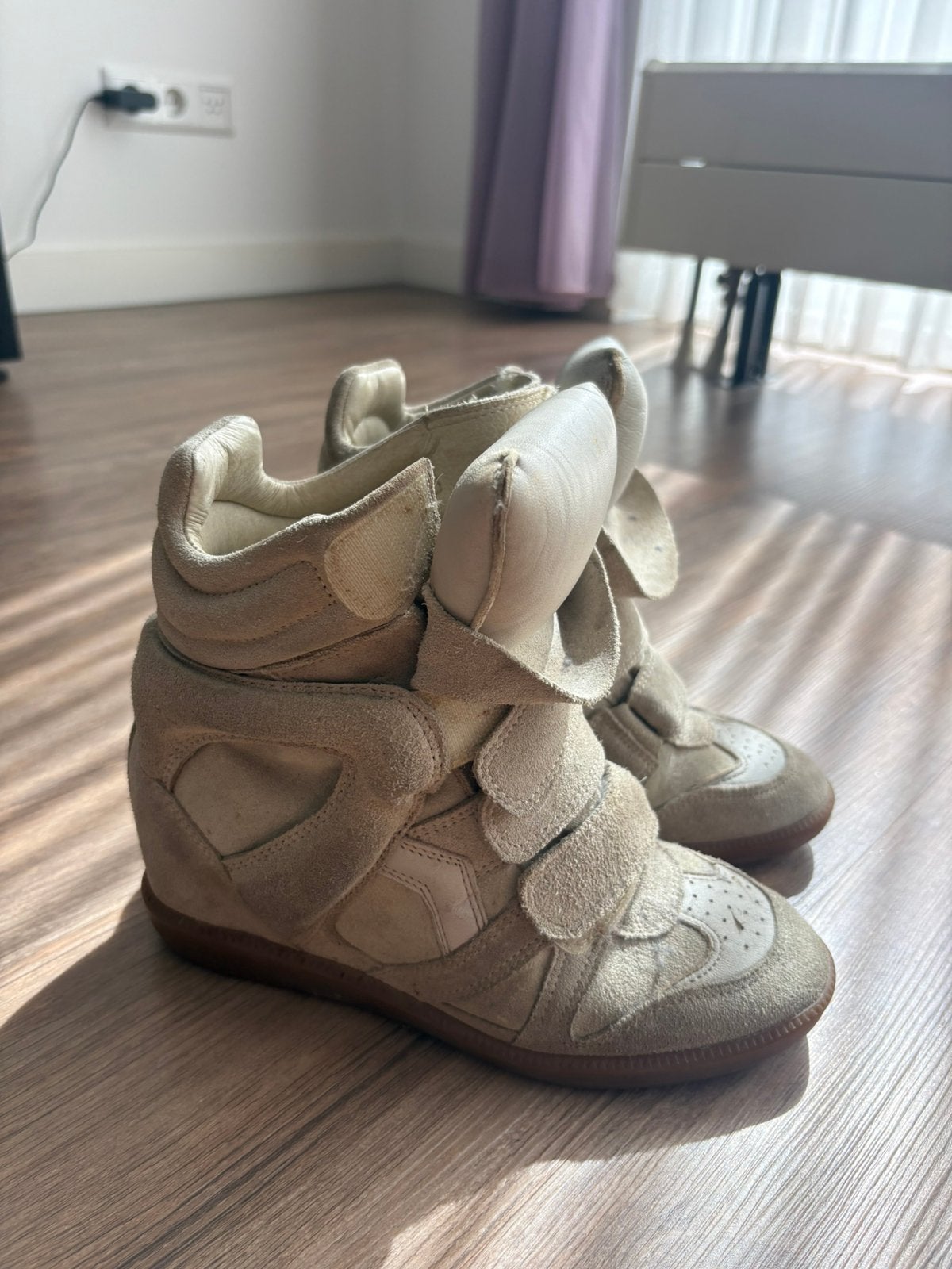 Isabel Marant bekket sneakers, Kleding | Dames, Beige, Ophalen of Verzenden, Sneakers of Gympen, Zo goed als nieuw