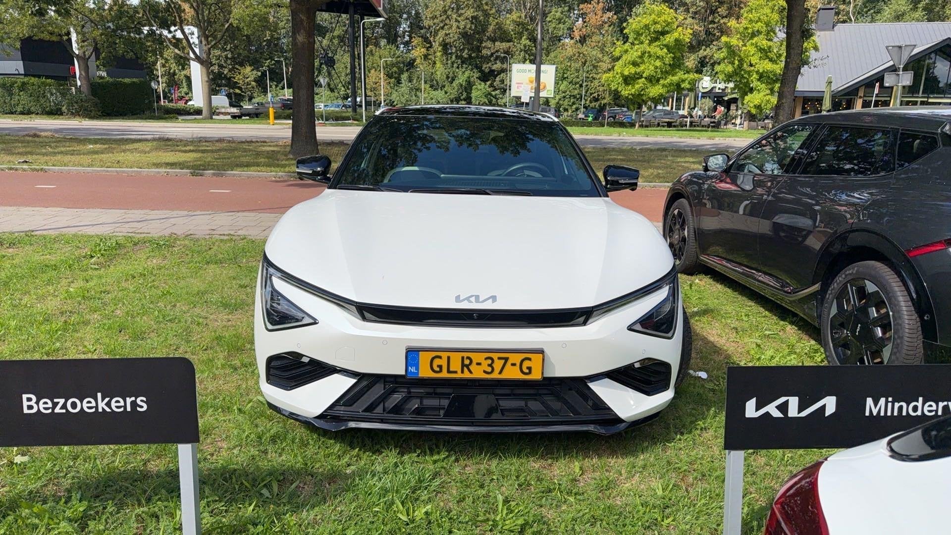 Kia EV6 GT-Line 84 kWh | Panoramadak | Stuur- en stoelverwar, Auto's, Achterwielaandrijving, 1960 kg, Wit, Origineel Nederlands