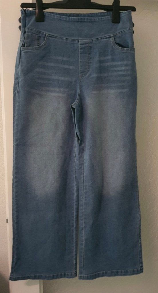 Heerlijke Stretch Spijkerbroek met Wijde Pijpen Maat: L, Blauw, Maat 42/44 (L), Nieuw, Ophalen of Verzenden