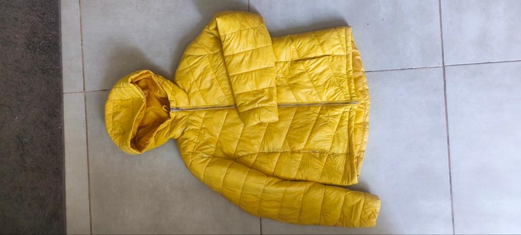 Gele gewatteerde jas met capuchon - Clockhouse (C&A), Kleding | Dames, Jassen | Winter, Verzenden, Geel, Maat 46/48 (XL) of groter
