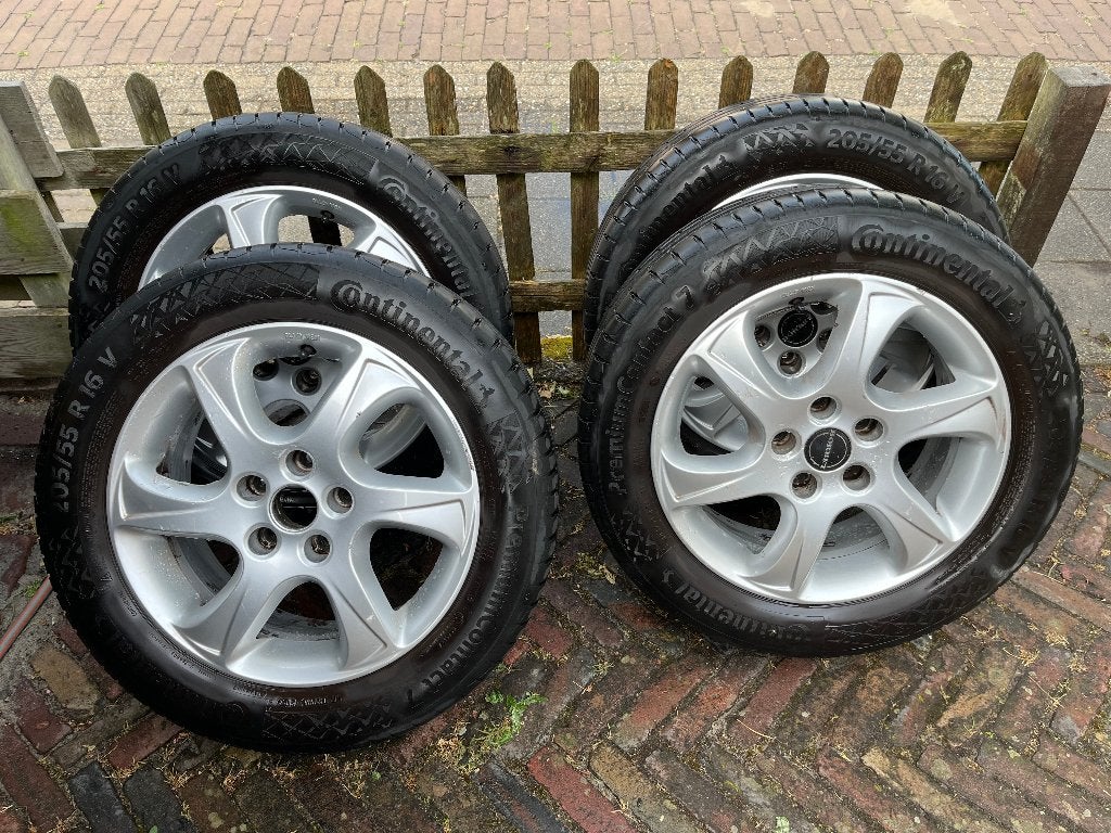 Lichtmetalen velgen+banden Opel Astra-H, Ophalen, Gebruikt, 16 inch, Banden en Velgen