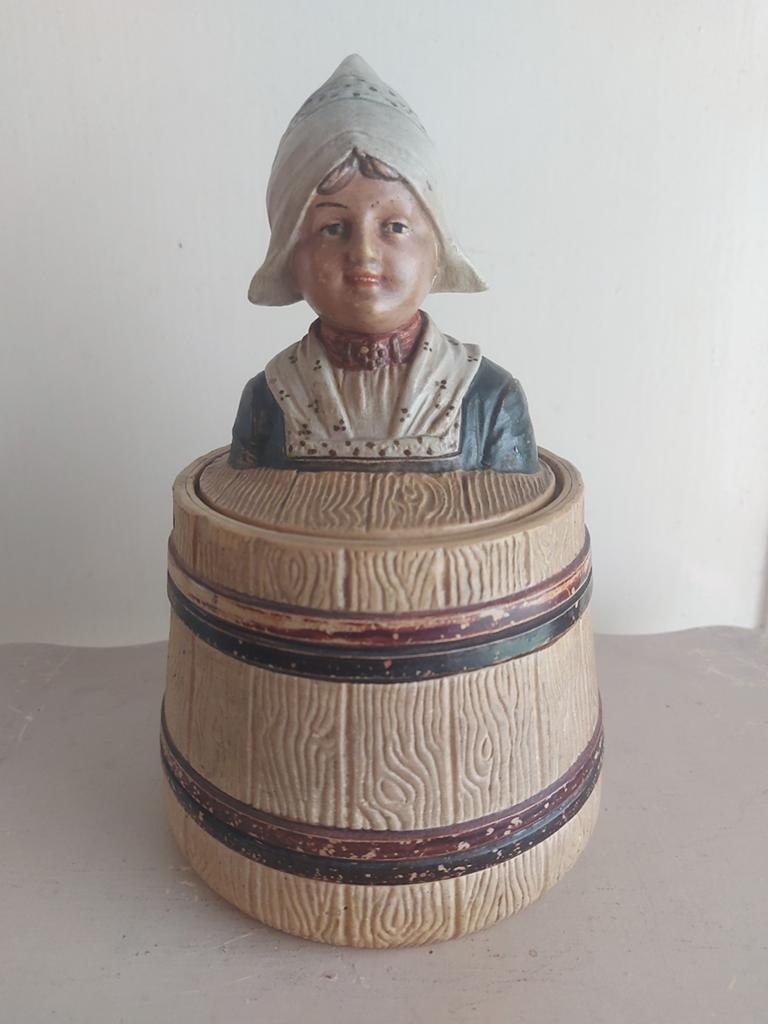 Antieke tabakspot  Johann Maresch ,boerinnetje, terracotta, Antiek en Kunst, Ophalen of Verzenden