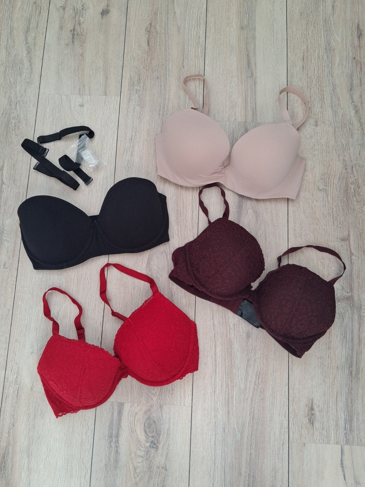 4 BH's: 3x H&M Push-up & 1x Bonprix Strapless, H&M, Bonprix, Ophalen of Verzenden, Beige, BH