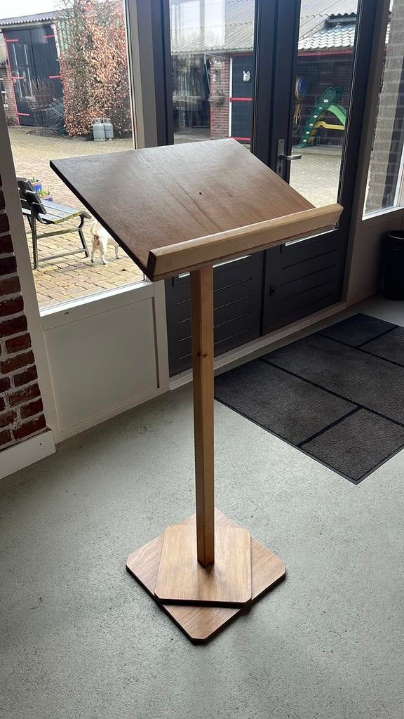 Spreekgestoelte te huur, Ophalen of Verzenden, Zo goed als nieuw