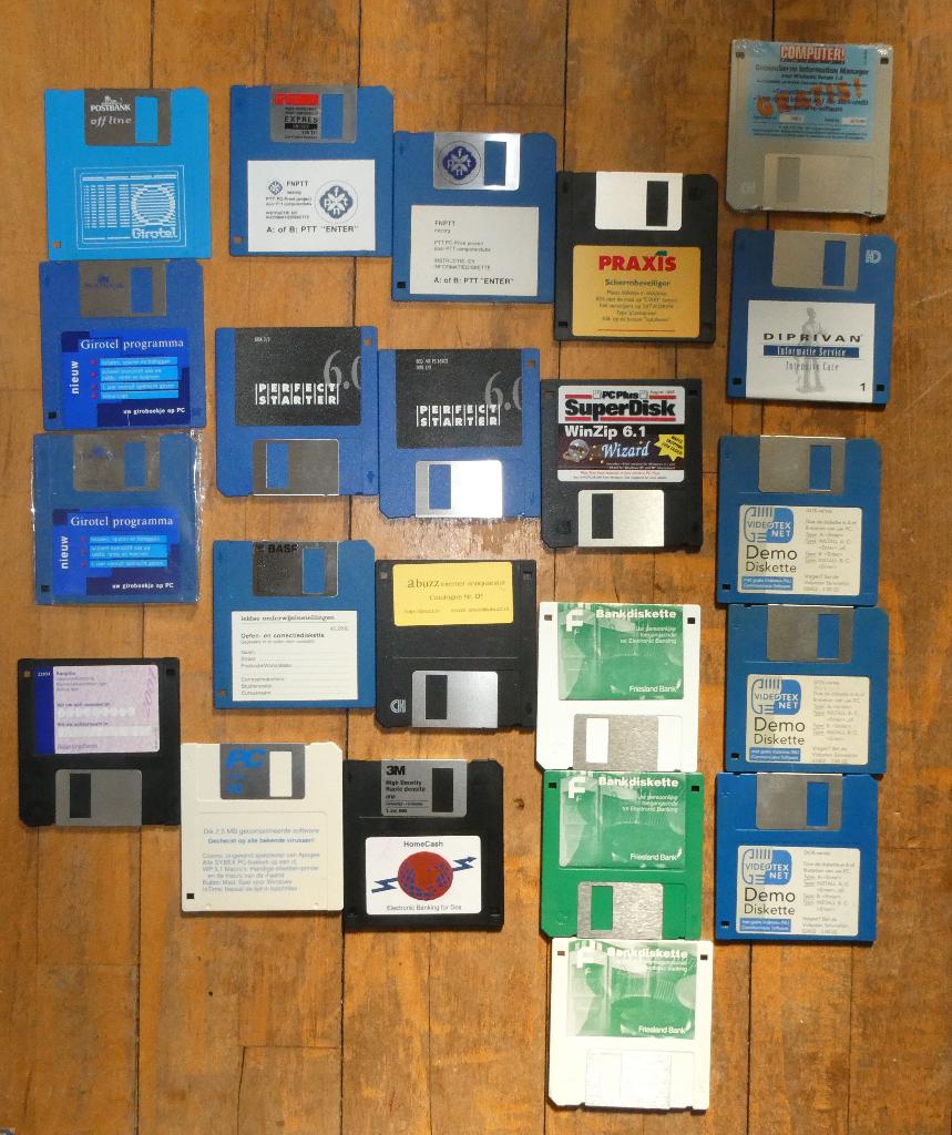 Kleine partij Originele oude Win DOS Vintage Retro Diskettes, Computers en Software, Vintage Computers, Ophalen of Verzenden, Windows & DOS