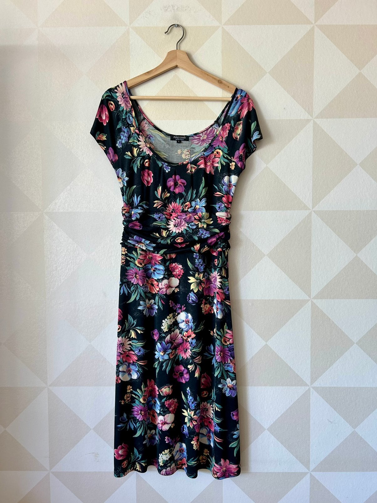 King Louie Dress zwart bloem zijde L/40 zgan, Kleding | Dames, Jurken, Zwart, Maat 42/44 (L), Ophalen of Verzenden, Zo goed als nieuw