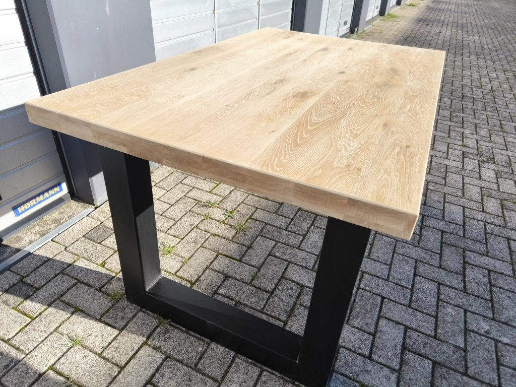 Massief Eiken Eettafel (160x100 cm) | Zwart Stalen U-Poten