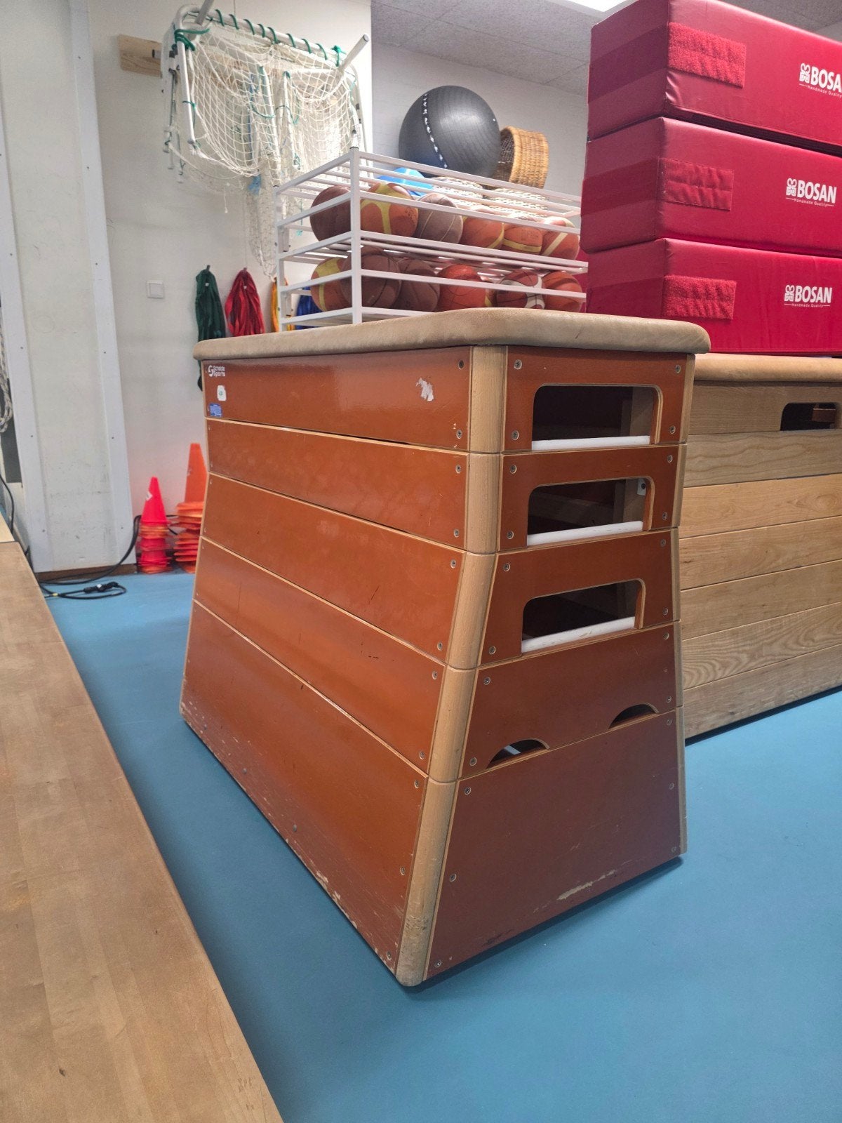 Afgekeurde turnkast van Schelde Sports, Sport en Fitness, Ophalen, Gebruikt, Bruin, Materiaal