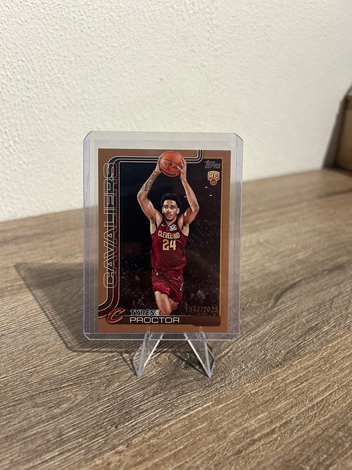 Tyrese Proctor 2025 Topps Flagship NBA #250 /2025 Gold RC, Hobby en Vrije tijd, Stickers en Plaatjes, Ophalen of Verzenden, Zo goed als nieuw