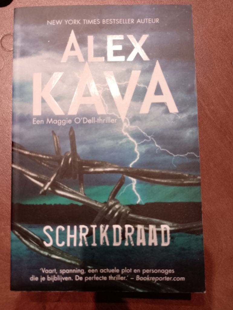 Schrikdraad, Alex Kava, Ophalen of Verzenden, Zo goed als nieuw