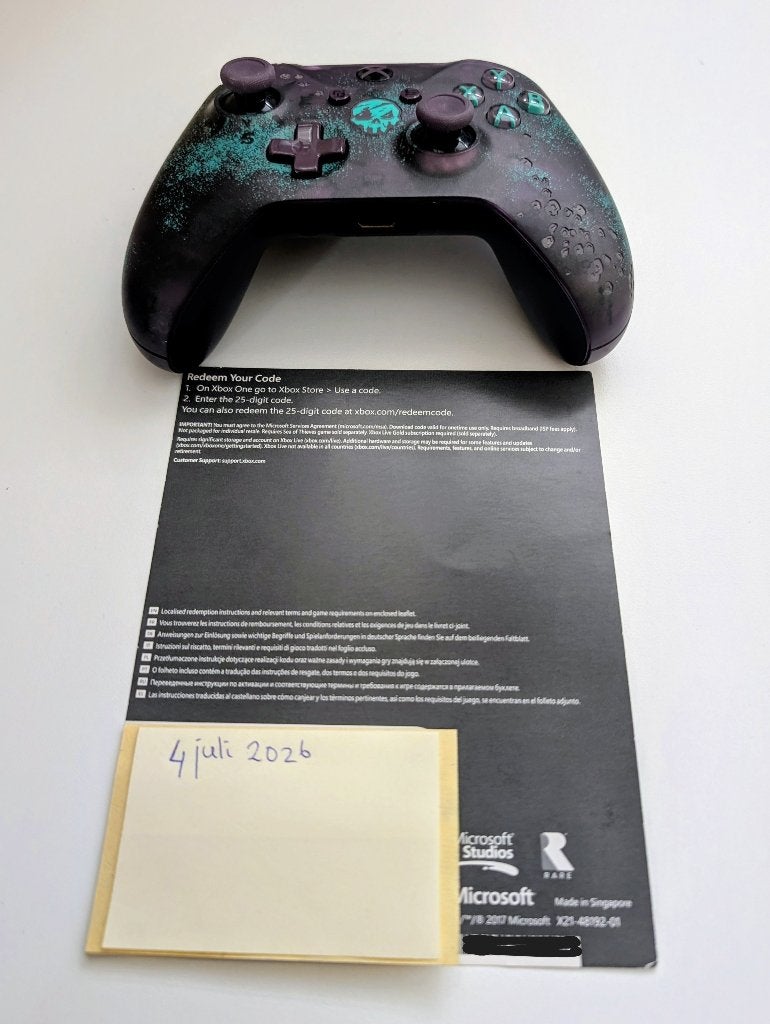 Xbox Sea of Thieves Contr. LE+ ONGEBRUIKTE Ferryman DLC Code, Ophalen of Verzenden, Zo goed als nieuw, Controller, Draadloos